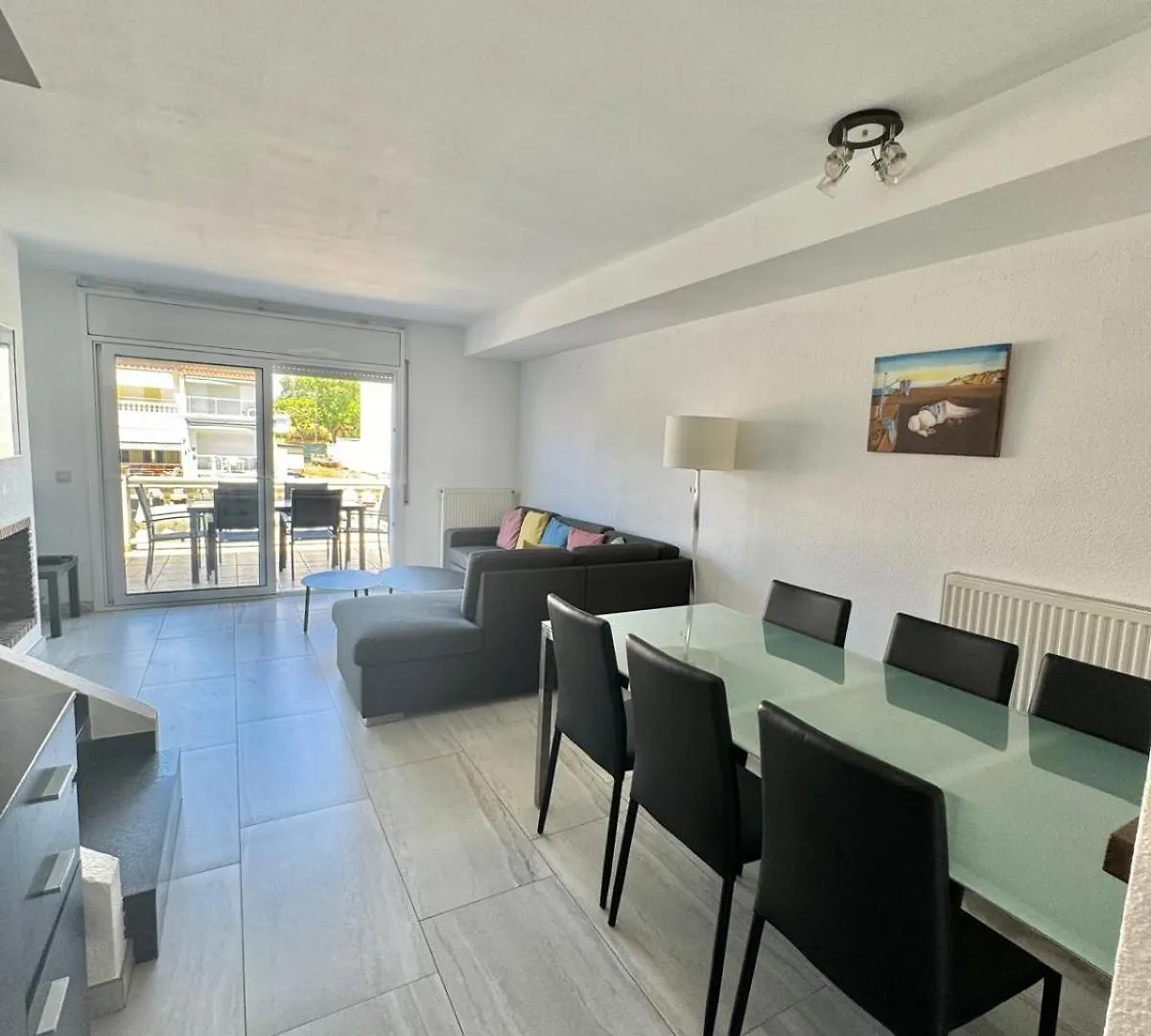 Casa de Férias Maison Empuriabrava Proche Canaux Et Plage