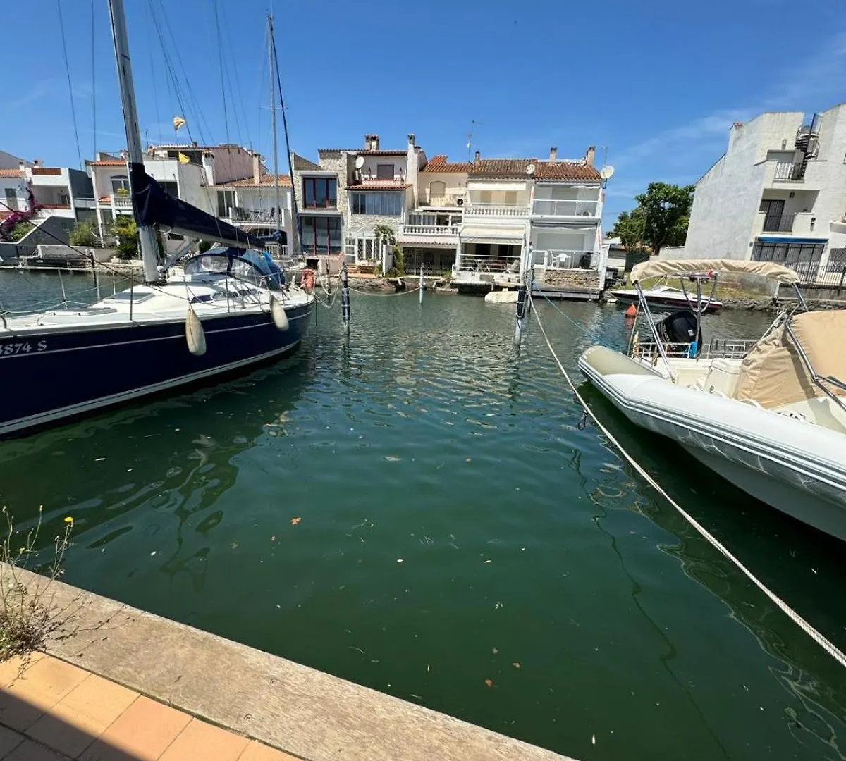 Casa de Férias Maison Empuriabrava Proche Canaux Et Plage Espanha